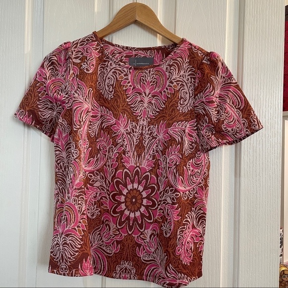 NWT Anthropologie Demeter Paisley Tee Red Pink Top Short Sleeve New - Picture 5 of 6
